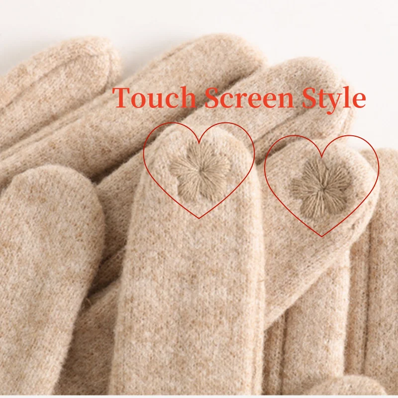 Plush-Lined Cashmere Blend Gloves with Touchscreen Fingertips